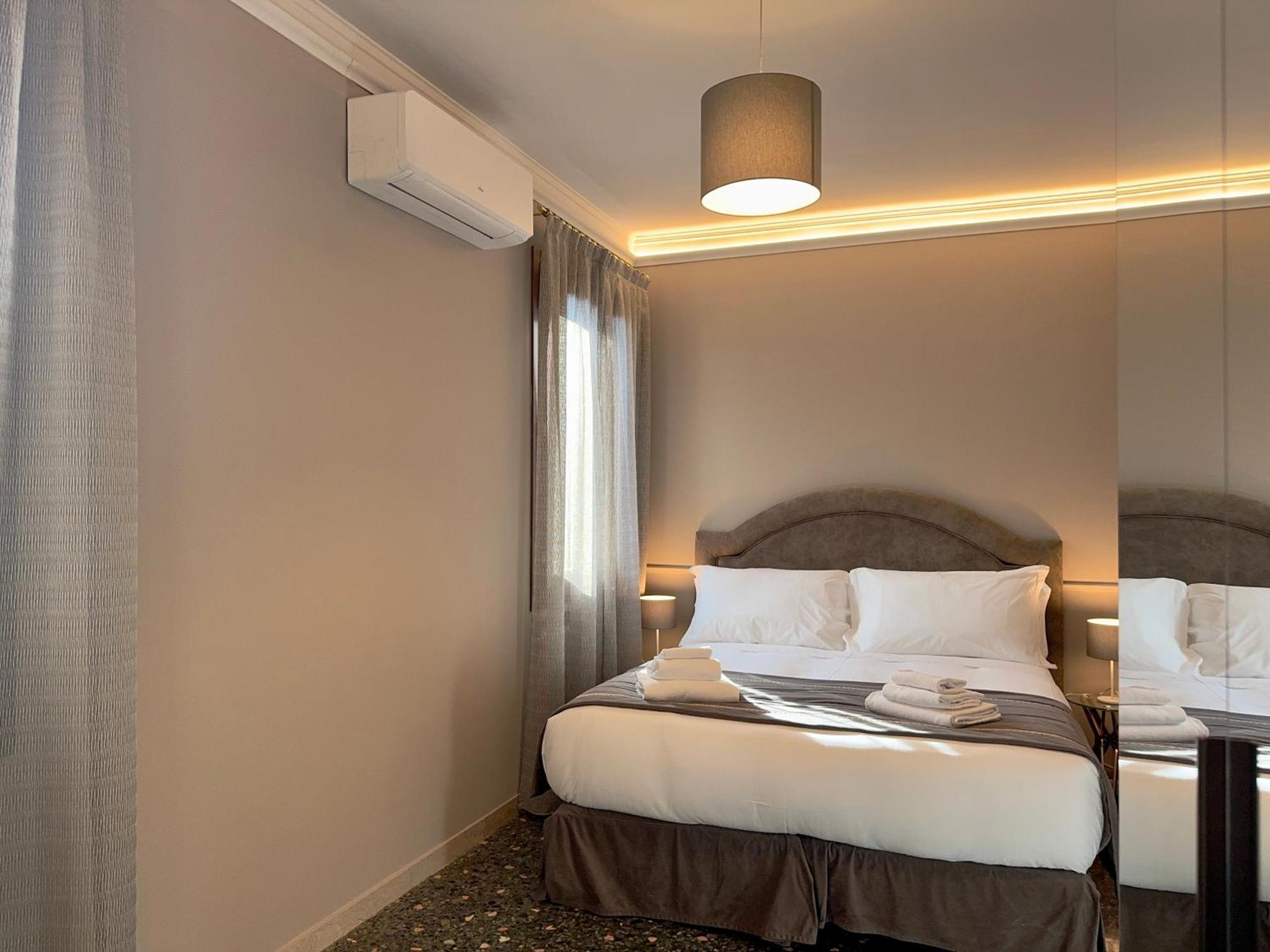 San Vio Palace Luxury Apartments Venetië Buitenkant foto