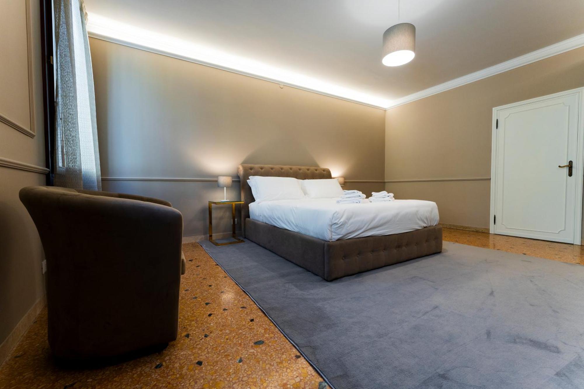 San Vio Palace Luxury Apartments Venetië Buitenkant foto