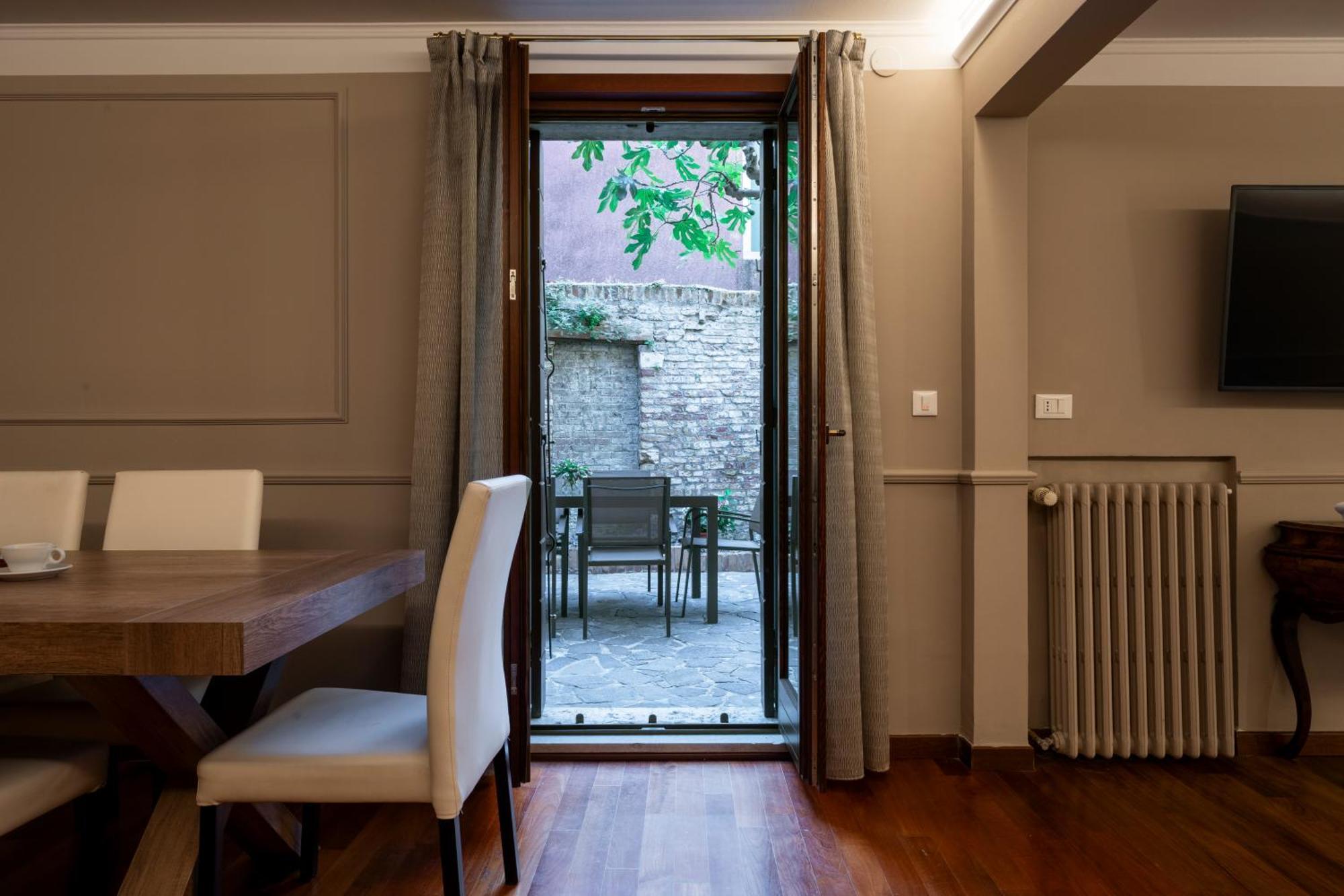 San Vio Palace Luxury Apartments Venetië Buitenkant foto